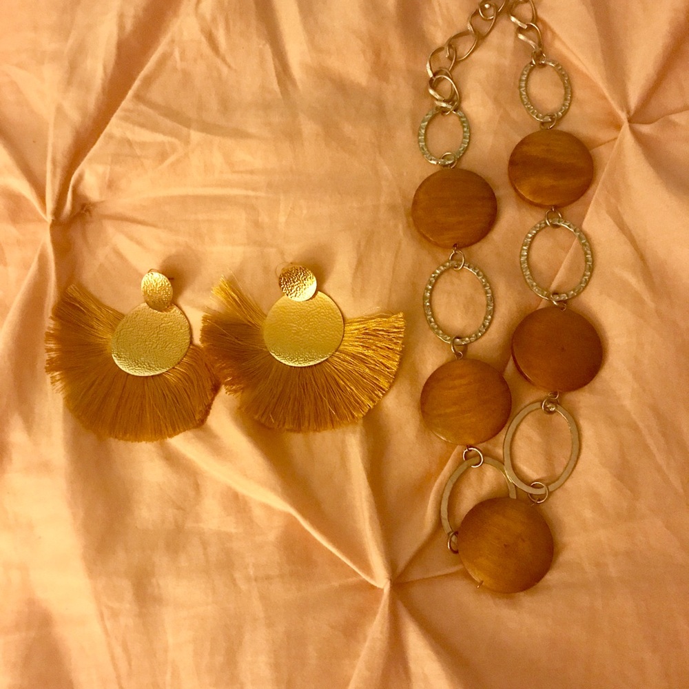 Necklace and earrings bundle